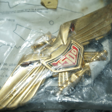 Kuryakyn 5115 Gold Curve Condor 1500 Amber Light – Vintage Emblem Badge