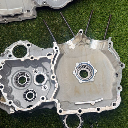 2006 Harley Sportster XL 883 1200 Engine Crankcase Crank Cases Set 24534-06A OEM