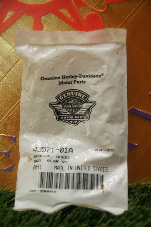 Harley-Davidson Rear RH Wheel Bearing Spacer 43571-01A V-Rod 2002-2007 NOS OEM