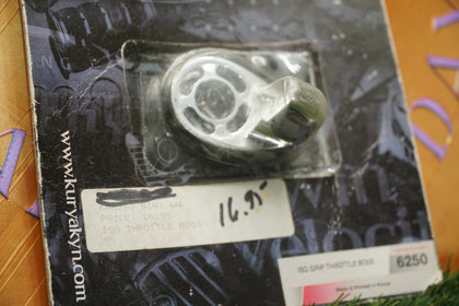 Kuryakyn ISO Throttle Boss 6250 Universal Motorcycle Throttle Assist Chrome photo 2