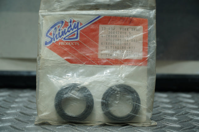 Shindy 13-032 Fork Seal Kit 30x42x10.5mm – Fits CR80R, ATC200S, KX60, DR100, YTM200