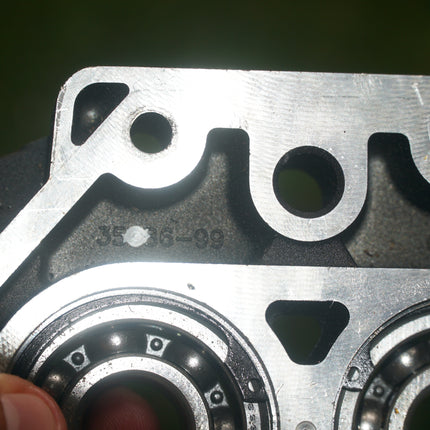OEM Harley Twin Cam 5 Speed Transmission Bearing Housing Block Case 35036-99