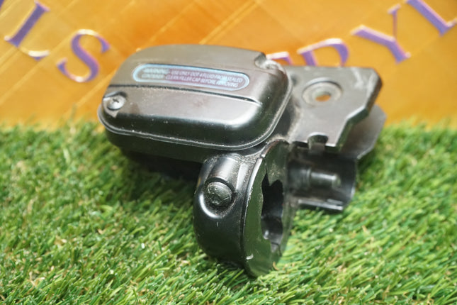 V-Twin Mfg Front Brake Master Cylinder Black DOT 4 Harley Style Rebuild Core