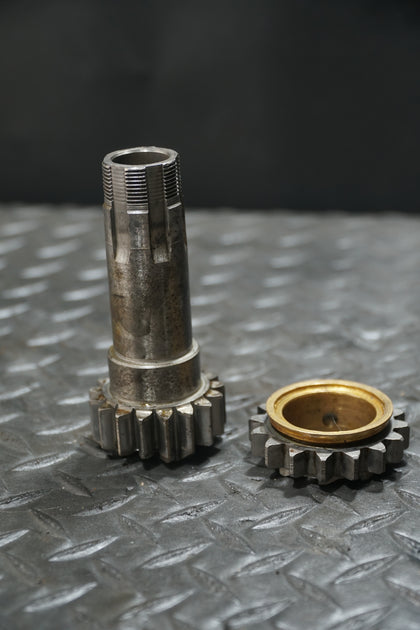 Harley Ironhead Sportster Kickstart Shaft & Starter Gear Set Used Needs Bushing photo 6
