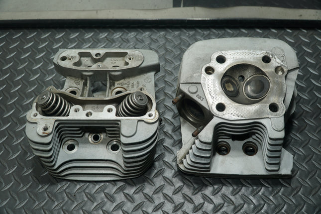 04-06 Harley Davidson Sportster XL 883 Front Rear Silver Cylinder Heads & Valves