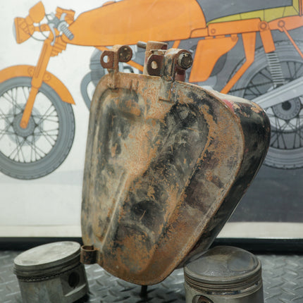 Triumph T120R TR6 Bonneville 650 Oil Tank Black – Missing Bottom Fitting