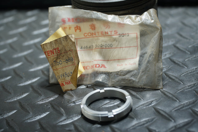 Genuine Honda Front Wheel Bearing Retainer - 44643-300-000 Honda CB400F/550/750 (For: Honda)