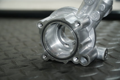 Harley Twin Cam Oil Pump Housing 26290-99B OEM photo 3