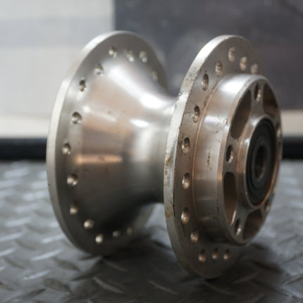 Harley Dyna OEM Hub 53877-04 Used Good Condition