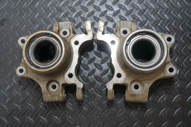 2017-2021 Polaris RZR XP Turbo Left Wheel Bearing Carrier 5140585 OEM