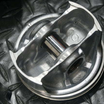 Victory V92C Sport Deluxe Cylinder Heads Cylinders Pistons Valves OEM Top End