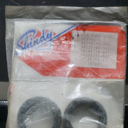 NOS Shindy Fork Seals 32x44x10.5 for KD175, SR250, GN125, DT125, TS185 1976-97
