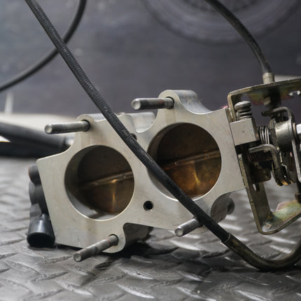 OEM Victory V92C Throttle Body Assembly P/N 1253233 w/ Injectors & Sensors