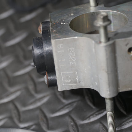 OEM Victory V92C Throttle Body Assembly P/N 1253233 w/ Injectors & Sensors