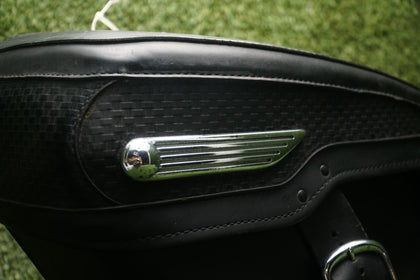 2005 Harley-Davidson Road King FLHR FLHRI Left Saddlebag OEM Used photo 4