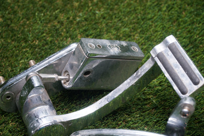 Harley Softail FXSTB Chrome Front Foot Pegs Left & Right 2000–2006 Needs Rechrome photo 2
