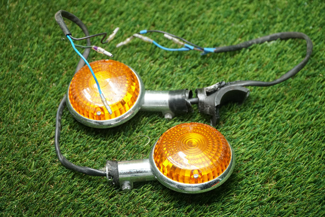 Yamaha VMAX 1200 Virago 750 V Star 250 Front Turn Signals — Broken Mounts