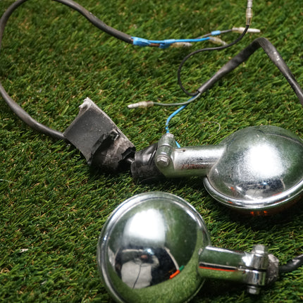 Yamaha VMAX 1200 Virago 750 V Star 250 Front Turn Signals — Broken Mounts