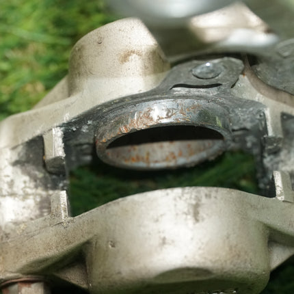 1992 Yamaha VMAX 1299 2WE Rear Brake Caliper A4004 – Missing One Piston