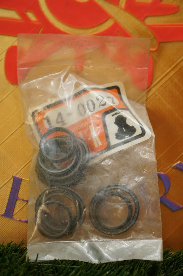 V-Twin Mfg. Harley Davidson Shovelhead Quad Pushrod Cover Seal Kit 14-0027 NOS