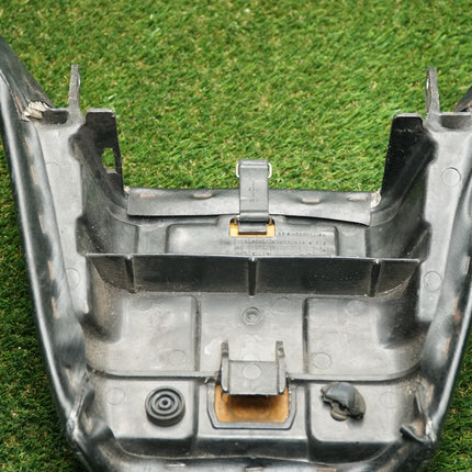 1986 Yamaha VMAX 1200 VMX12 Passenger Rear Seat 1FK-24750-00 Fair Condition