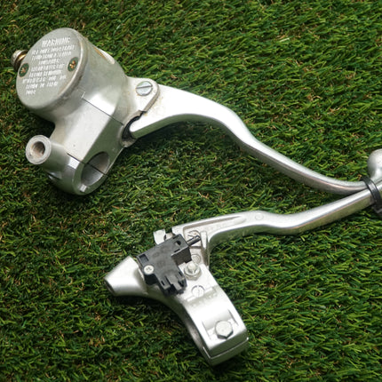 1996 Kawasaki Vulcan 1500 VN1500 Front Brake Master Cylinder & Clutch Perch