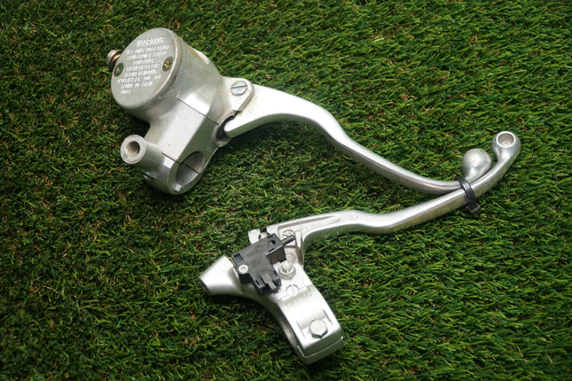 1996 Kawasaki Vulcan 1500 VN1500 Front Brake Master Cylinder & Clutch Perch