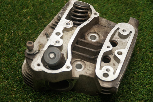 Harley Sportster 883 Front Cylinder Head Core 16663-86B Used OEM Valvetrain