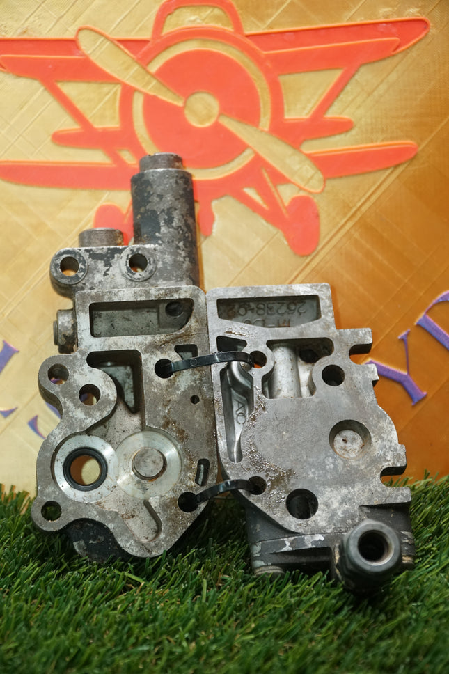 Harley Evolution Big Twin Engine Oil Pump Cover & Housing Used OEM 26238-92