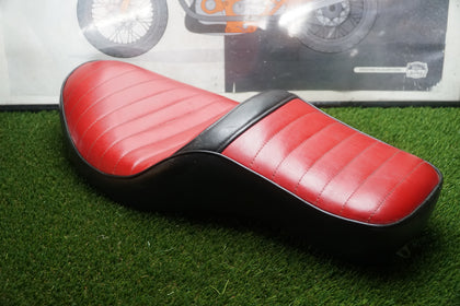 Harley Sportster OEM Custom Tuck and Roll Two-Up Seat Red Black XL883 1200 photo 2