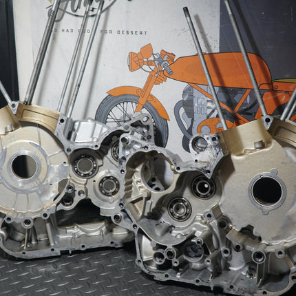 1987–1988 Honda Shadow VT1100C OEM Engine Crankcase Halves L&R w/ Case Bolts
