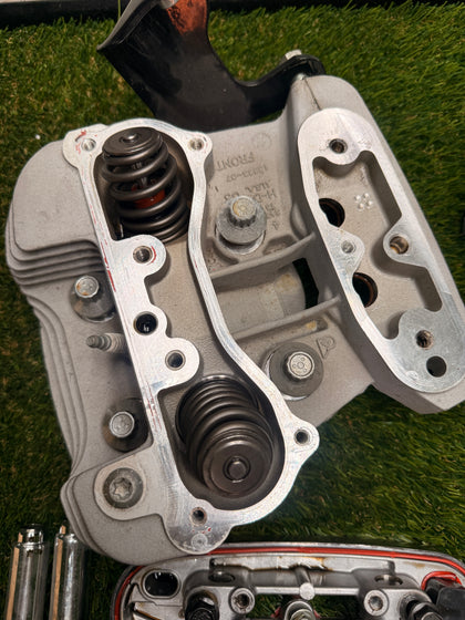 Harley Sportster 1200 Complete Top End Kit Cylinders Polished Valve Covers photo 3