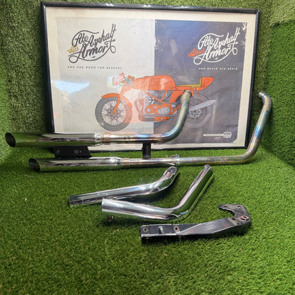 Harley Softail Deluxe FLSTN Python Staggered Exhaust 2010