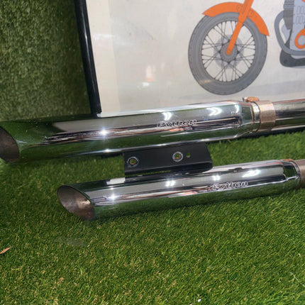 Harley Softail Deluxe FLSTN Python Staggered Exhaust 2010