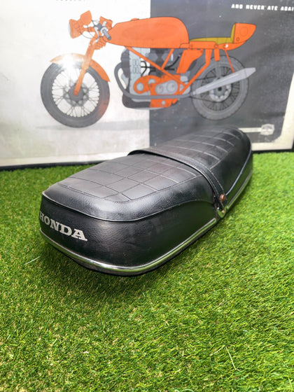Honda CL175 Scrambler OEM Complete Two-Up Seat Cushion Hinge Strap 1968-1973 photo 2